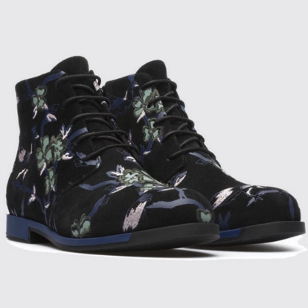RARE: Camper Twins embroidered suede boots EU37